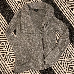 Mossimo asymmetrical side zipper top. Size XS, fits like a small.